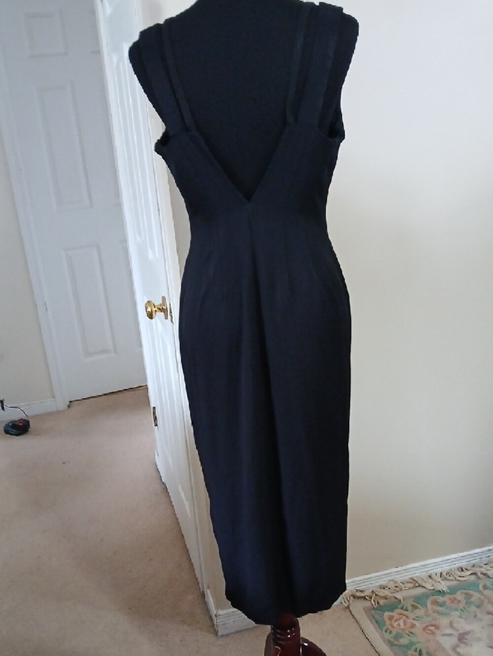 Vintage Joseph Ribkoff Black Sleeveless Midi Dress with V-Detail - Picture 9 of 16